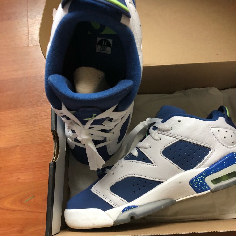 Size 7 GS Retro 6 love